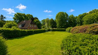 HOCHWERTIGE WOHNLAGE MIT NEUBAUPOTENTIAL - Grundstück Hamburg Poppenbüttel Poppenbüttel | Angebot:27132812
