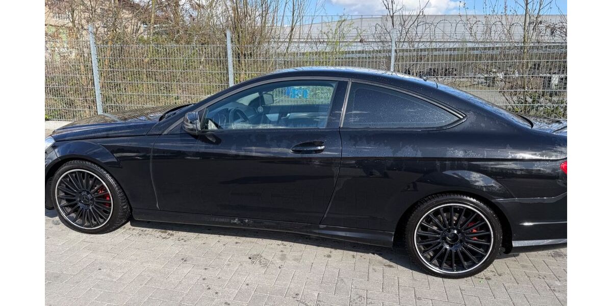 Mercedes-Benz C 250 210.345 km 12.300 &euro; Hamburg 21109