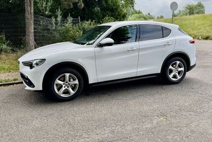 Alfa Romeo Stelvio 172.000 km 15.900 &euro; Hamburg 21073