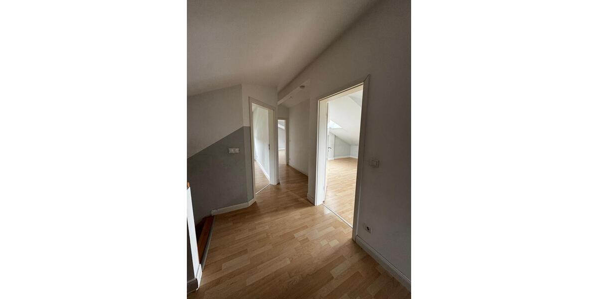 Dachgeschoßwohnung Börnsen - 5 Zimmer, 158 m&sup2;, 1.800&euro; | Angebot:26057087