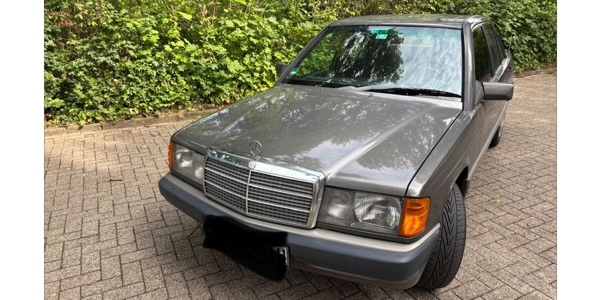 Mercedes-Benz 190 205.276 km 5.900 &euro; Hamburg 20537