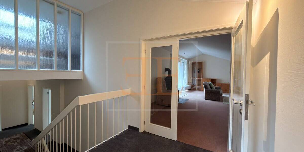 Charakterstarkes Architektenhaus mit Wellnessbereich und Indoor-Pool in Hamburg-Volksdorf - Einfamilienhaus Hamburg / Volksdorf Volksdorf | Angebot:26230730