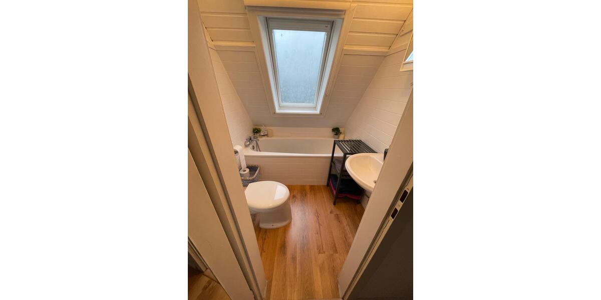 Dachgeschoßwohnung Norderstedt Garstedt - 2 Zimmer, 50 m&sup2;, 1.200&euro; | Angebot:26414325