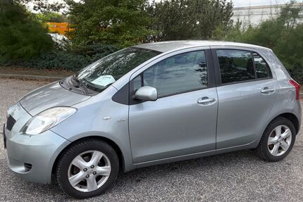 Toyota Yaris 163.415 km 2.590 &euro; Barsbüttel 22885