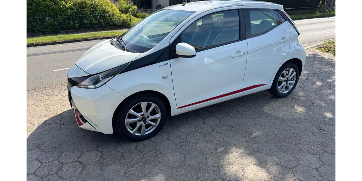 Toyota Aygo (X) 110.000 km 5.990 &euro; Stelle 21435