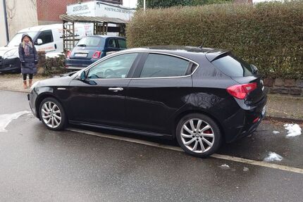 Alfa Romeo Giulietta 261.000 km 2.700 &euro; Stapelfeld 22145