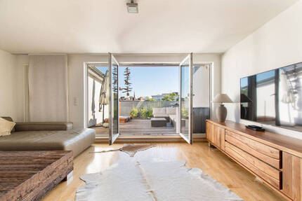Über den Dächern von Eimsbüttel - Helle Dachgeschoßwohnung mit Weitblick und Stil