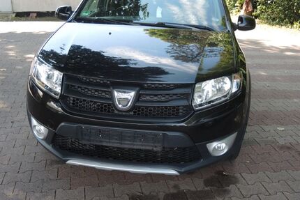 Dacia Sandero 87.000 km 3.850 &euro; Hamburg 22523