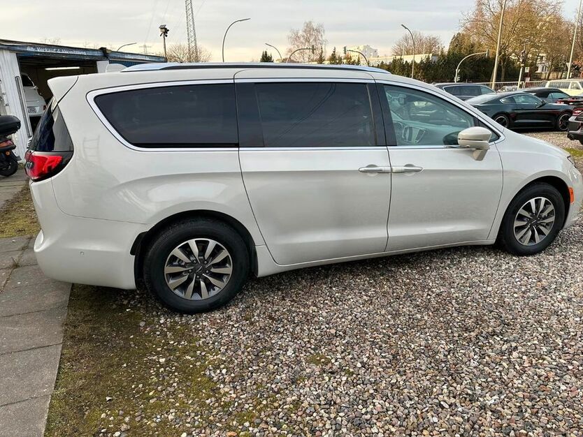 Chrysler Pacifica 114.000 km 35.999 € Hamburg 22309