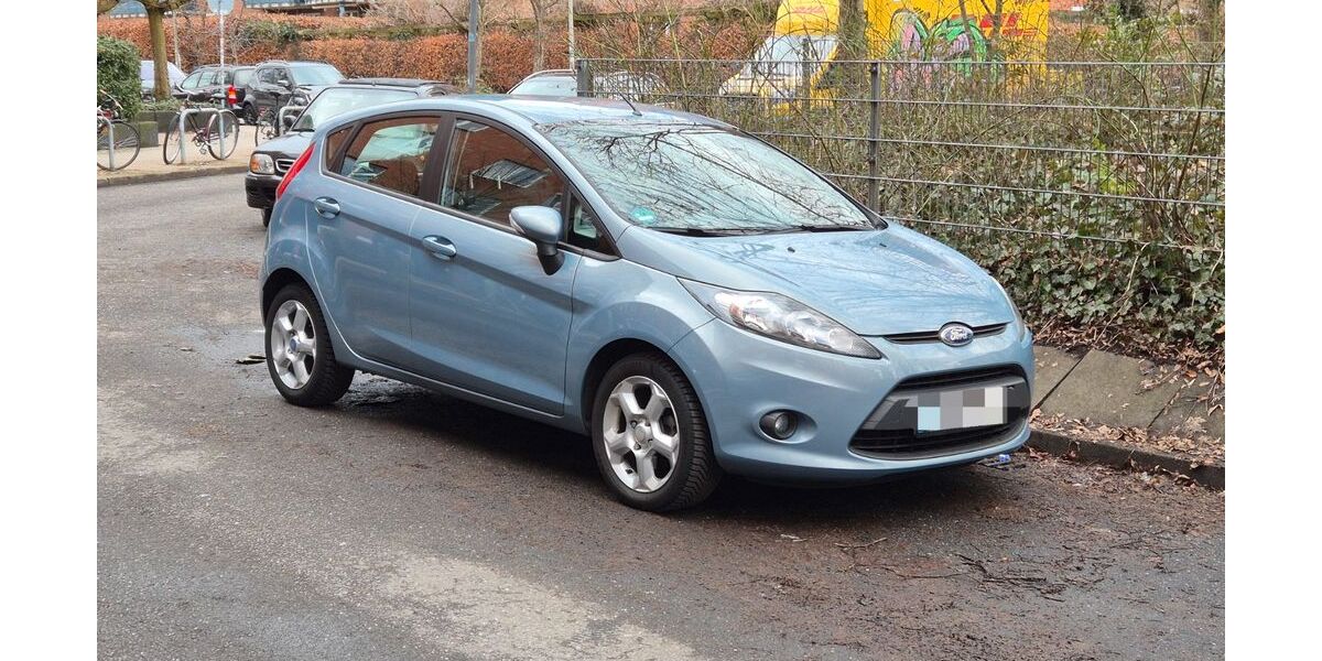 Ford Fiesta 82.000 km 5.400 &euro; Hamburg 22763