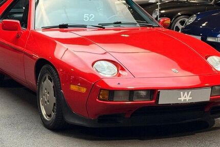 Porsche 928