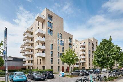 + Süd-Balkon + EBK + Badewanne + 2 zimmer