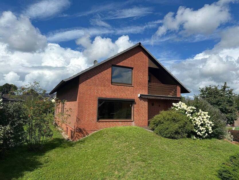 *** Großes Zweifamilienhaus mit viel Platz & Raum für 2 Generationen oder zum Arbeiten & Wohnen ***