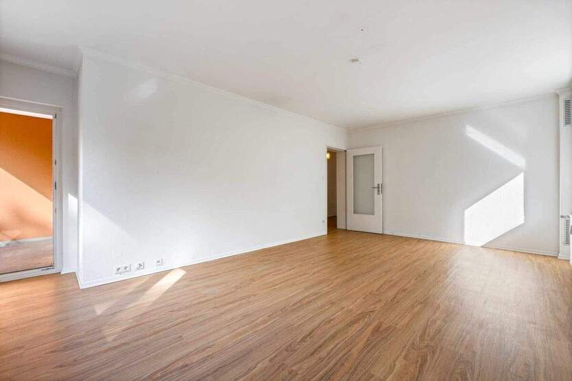 Sanierte 2-Zimmer-Wohnung mit Loggia am idyllischen Alsterlauf 2 zimmer