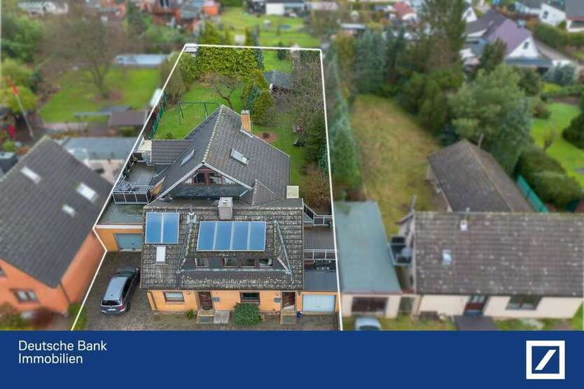 Großes Wohnhaus, 3 Wohneinheiten, 2 Garagen, Pelletheizung und Solar