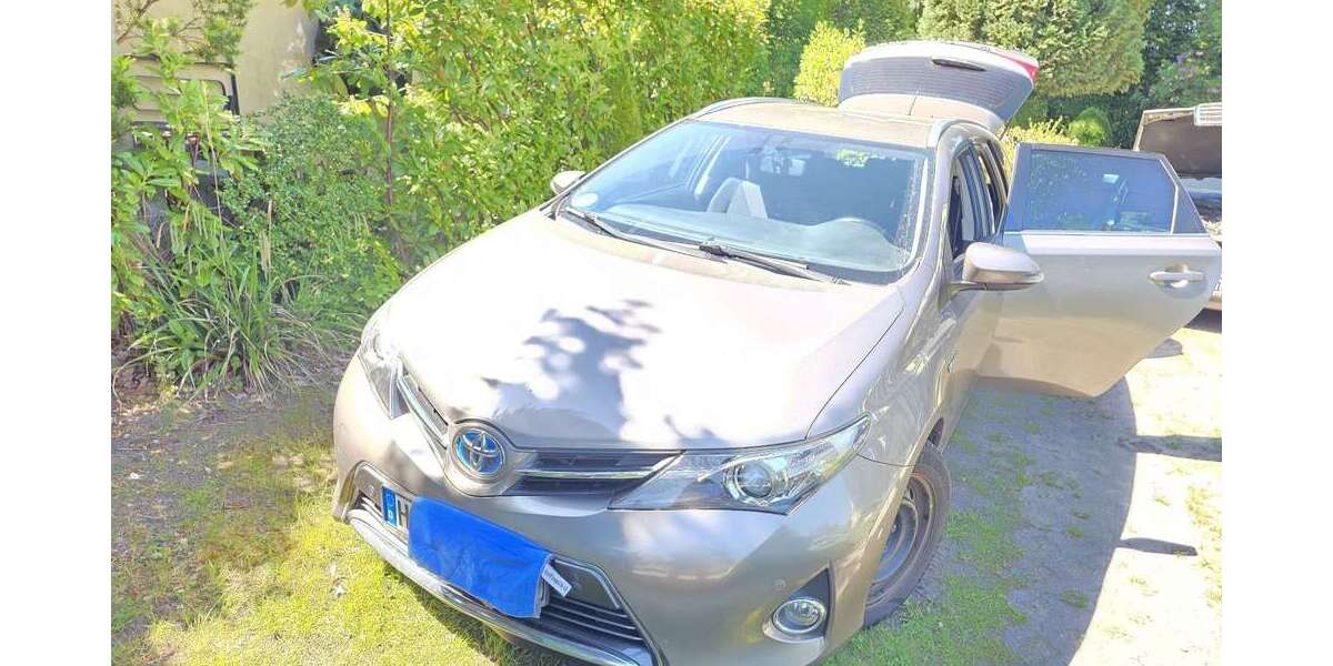 Toyota Auris 176.000 km 9.700 &euro; Hamburg 22393