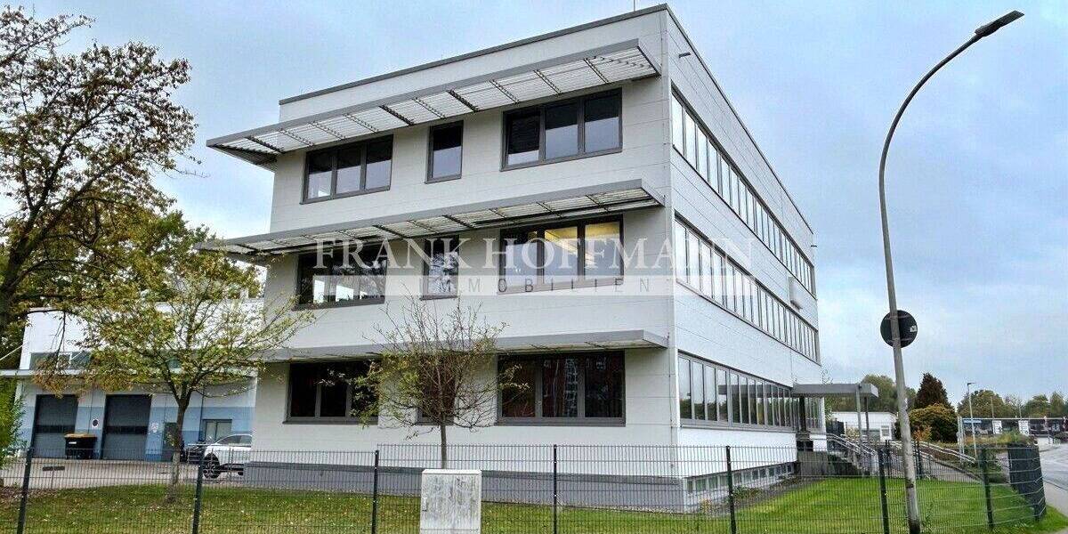 Flexible Bürofläche mit Stellplätzen und Keller in Quickborn zimmer