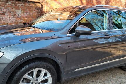 VW Tiguan 59.000 km 22.999 &euro; Hamburg 22049