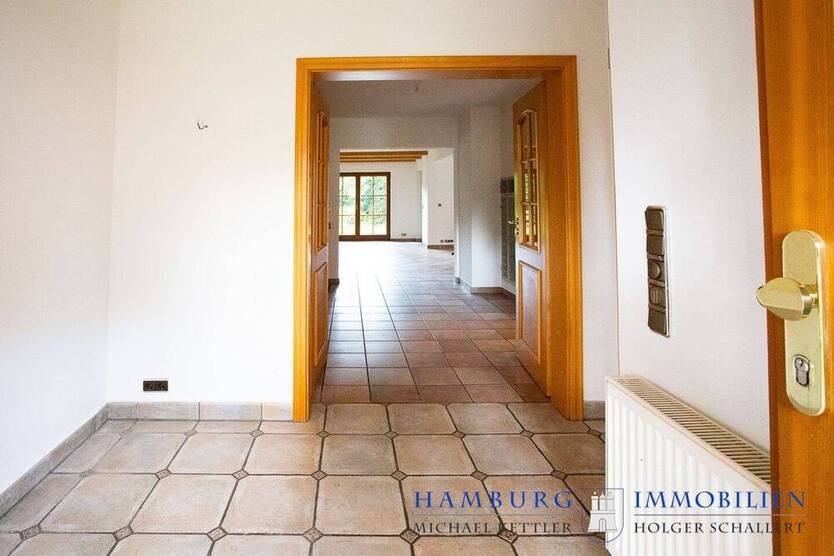 3-Familienhaus - BJ 1999 - EignerWohnung, 4 Zimmer, sofort beziehbar - 30-er Zone in 25436 Tornesch
