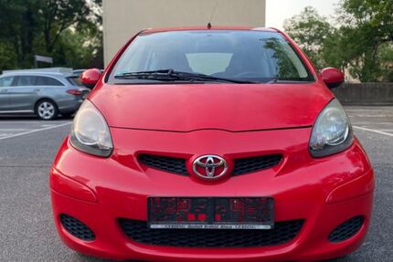 Toyota Aygo (X) 82.487 km 3.899 &euro; Hamburg 22049