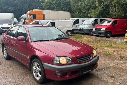 Toyota Avensis 189.327 km 1.900 &euro; HAMBURG 22113