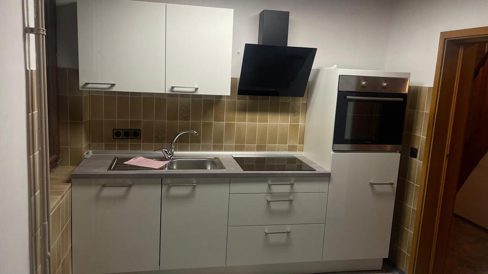 Einfamilienhaus zur Miete in Tornesch – 121 m² Wohnfläche Zur Vermietung steht ein gepflegtes Einfamilienhaus mit einer Wohnfläche von ca. 121 m² in ruhiger Wohnlage von Tornesch (Pfahlwed... 4 zimmer