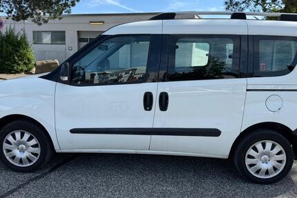 Opel Combo 83.438 km 5.999 &euro; Barsbüttel 22885