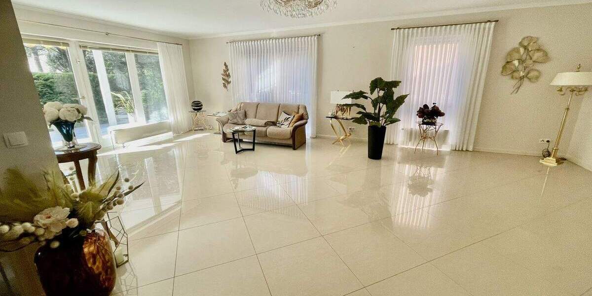 Terrassenwohnung Hamburg Volksdorf - 3 Zimmer, 122 m&sup2;, 1.952&euro; | Angebot:26310255