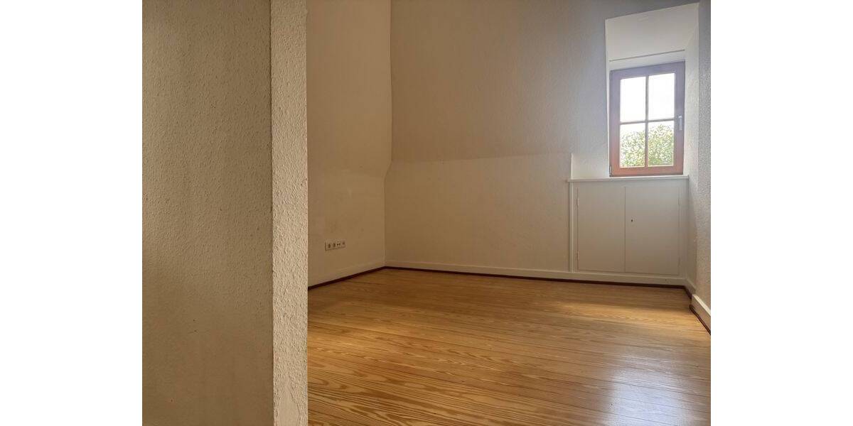 Einfamilienhaus Pinneberg - 7 Zimmer, 140 m&sup2;, 2.170&euro; | Angebot:26908840