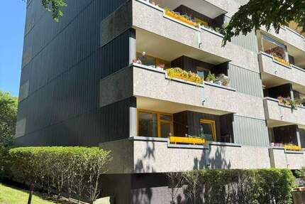 Großzügige 3-Zimmer Wohnung mit Blick in den Park + TG-Stellplatz 3 zimmer
