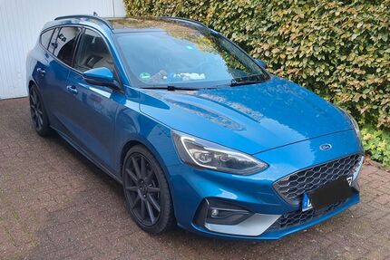 Ford Focus 46.513 km 22.300 &euro; Hamburg 22765