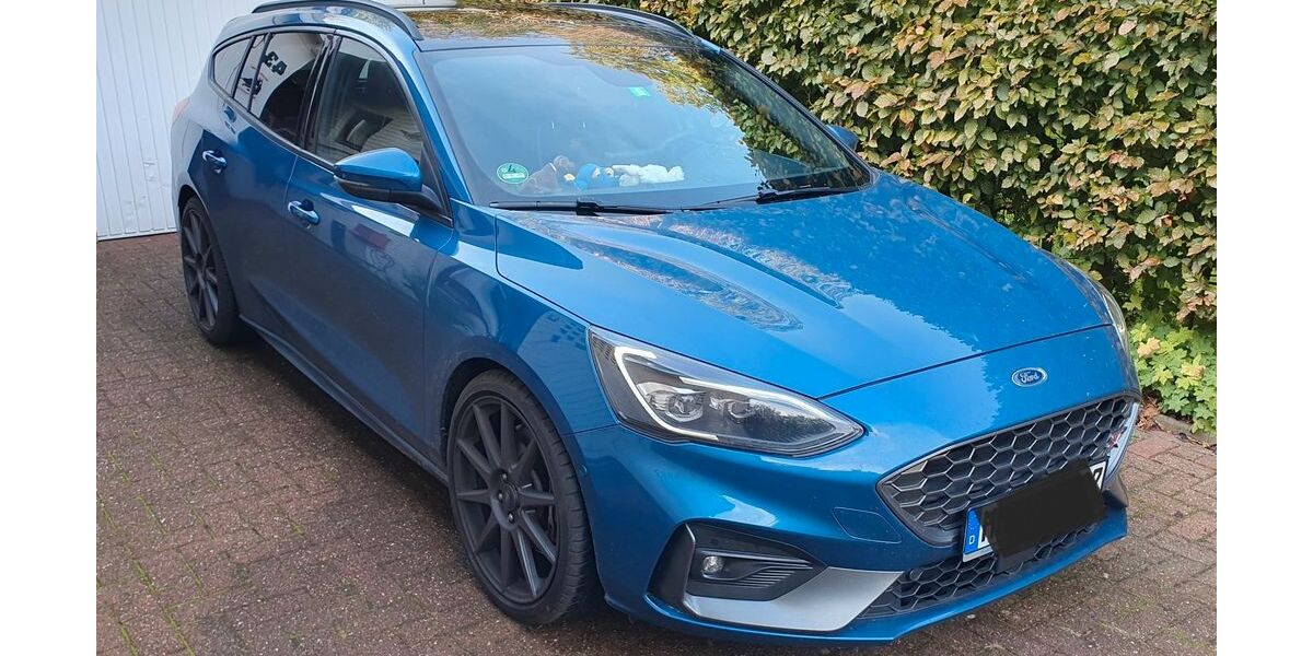 Ford Focus 46.513 km 22.300 &euro; Hamburg 22765