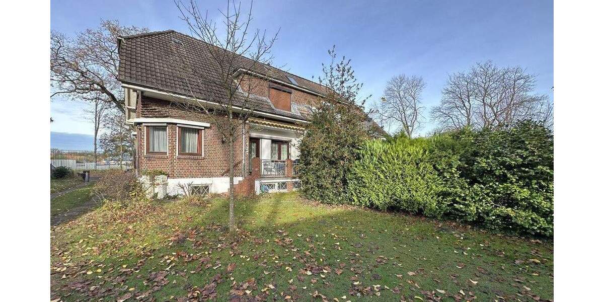 Altbau-Doppelhaushälfte mit großem Garten 4 zimmer