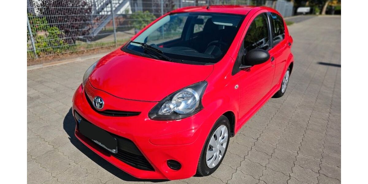 Toyota Aygo (X) 106.900 km 5.500 &euro; Hamburg 21079