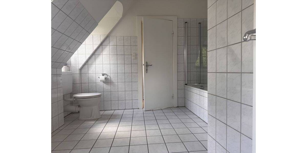 Einfamilienhaus Pinneberg - 7 Zimmer, 140 m&sup2;, 2.170&euro; | Angebot:26908840