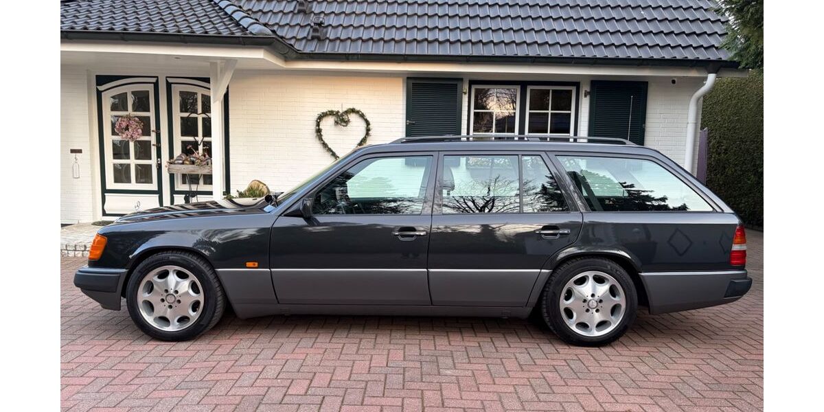 Mercedes-Benz 300 155.928 km 20.800 &euro; Trittau 22946