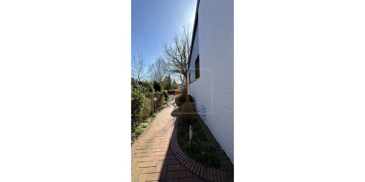 Charakterstarkes Architektenhaus mit Wellnessbereich und Indoor-Pool in Hamburg-Volksdorf - Einfamilienhaus Hamburg / Volksdorf Volksdorf | Angebot:26230730