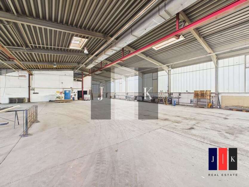 Halle in Kaltenkirchen 2.000.000 € 1800 m²