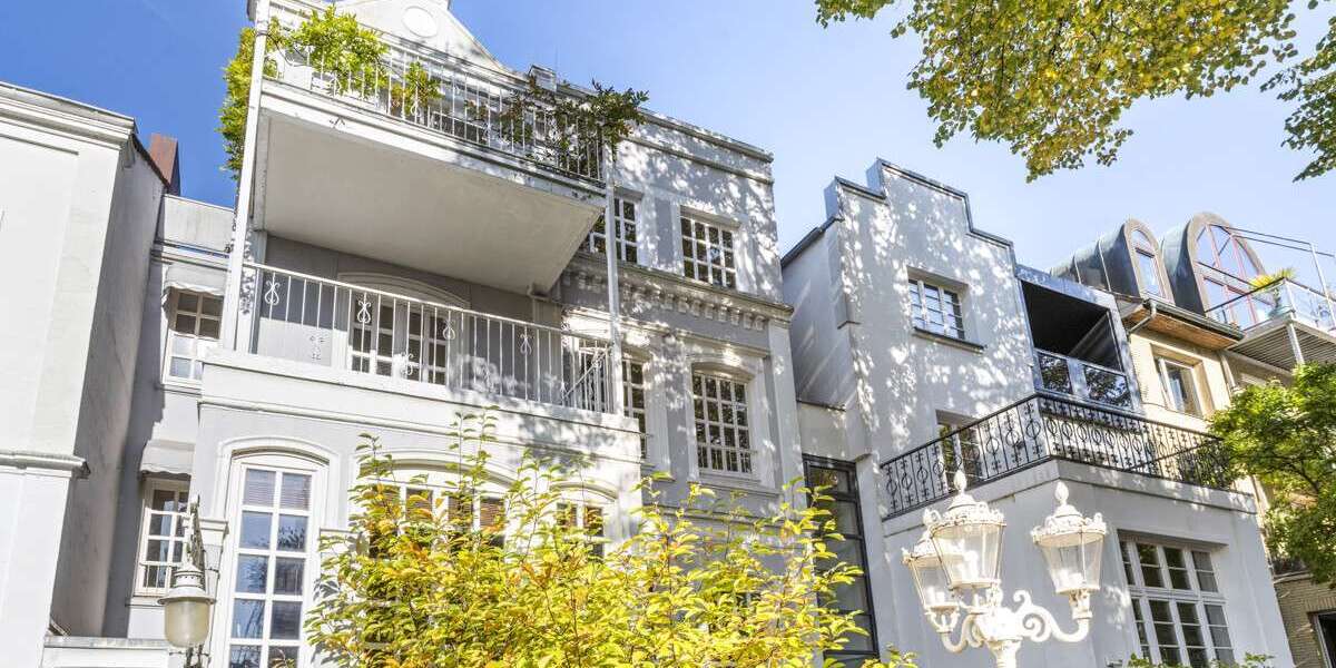 Haus zum Kaufen in Hamburg - Uhlenhorst 3.200.000 € 230 m² 11 zimmer