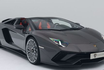 Lamborghini Aventador 8.141 km 449.900 € Hamburg 22143