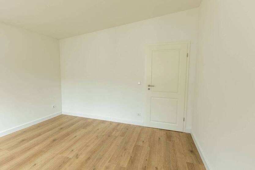 Helle Doppelhaushälfte in Hamburg-Rissen – Erstbezug nach Sanierung mit Garten & Terrasse