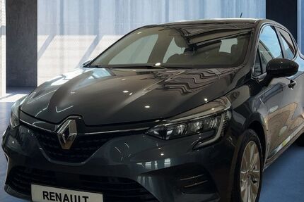 Renault Clio 61.014 km 12.990 &euro; Hamburg 20537