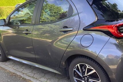 Toyota Yaris 24.000 km 18.700 &euro; Hamburg 22397
