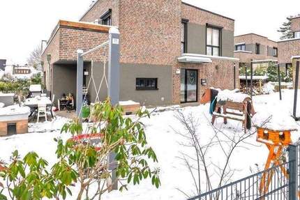 ! Neuwertige Doppelhaushälfte in Bestlage ! 5 zimmer