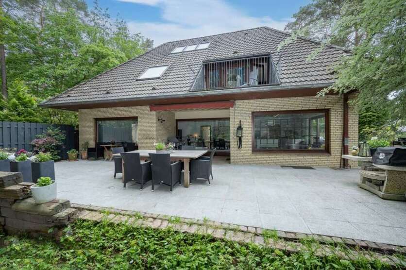 Haus zum Kaufen in Hamburg 620.000 € 210 m²