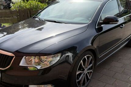 Skoda Superb 204.000 km 8.999 &euro; Winsen 21423