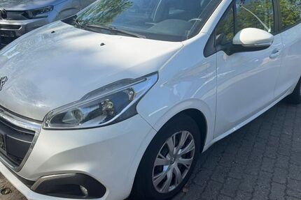 Peugeot 208 91.000 km 4.390 &euro; Hamburg 22043
