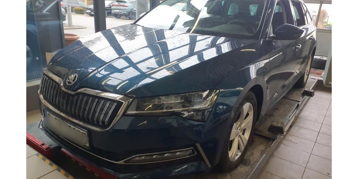 Skoda Superb 97.104 km 19.445 &euro; Uetersen bei Hamburg 25436