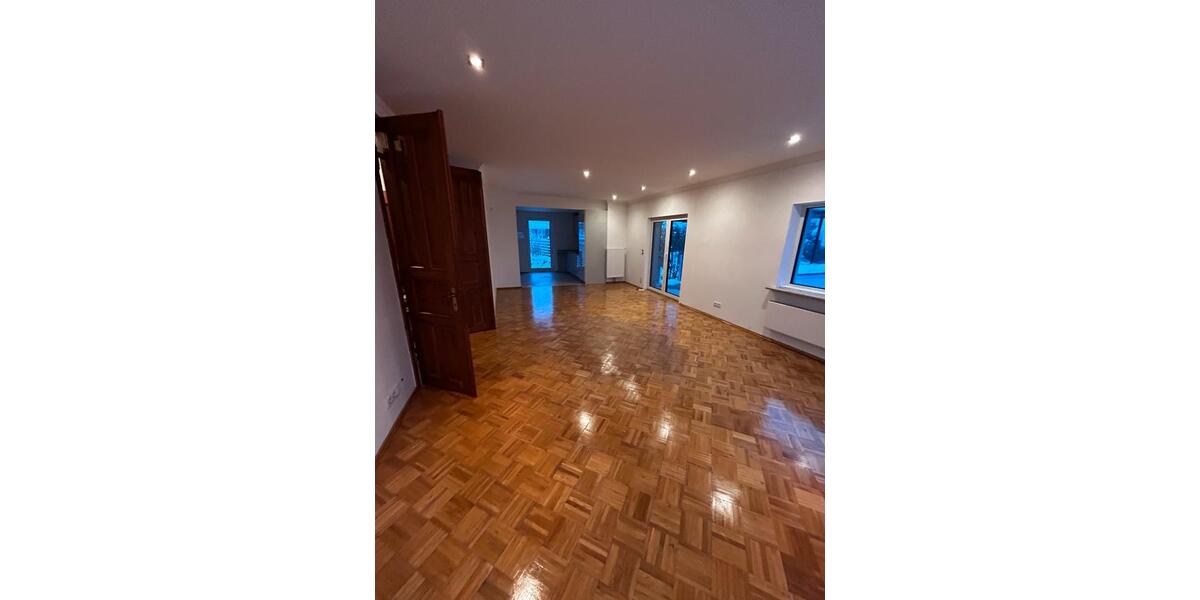 Komplett saniertes und renoviertes Doppelhaus zur Miete 4 zimmer