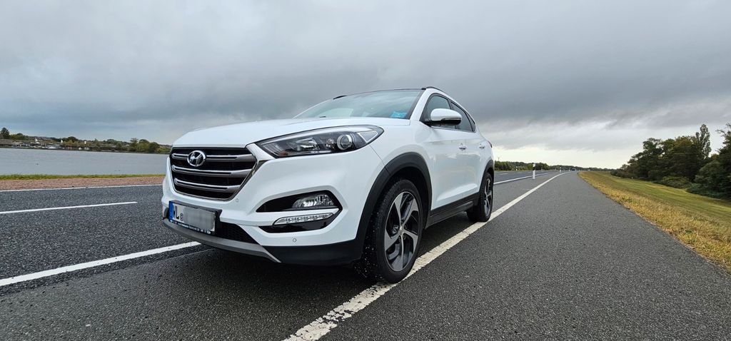Hyundai TUCSON 103.963 km 14.490 &euro; Winsen luhe 21423